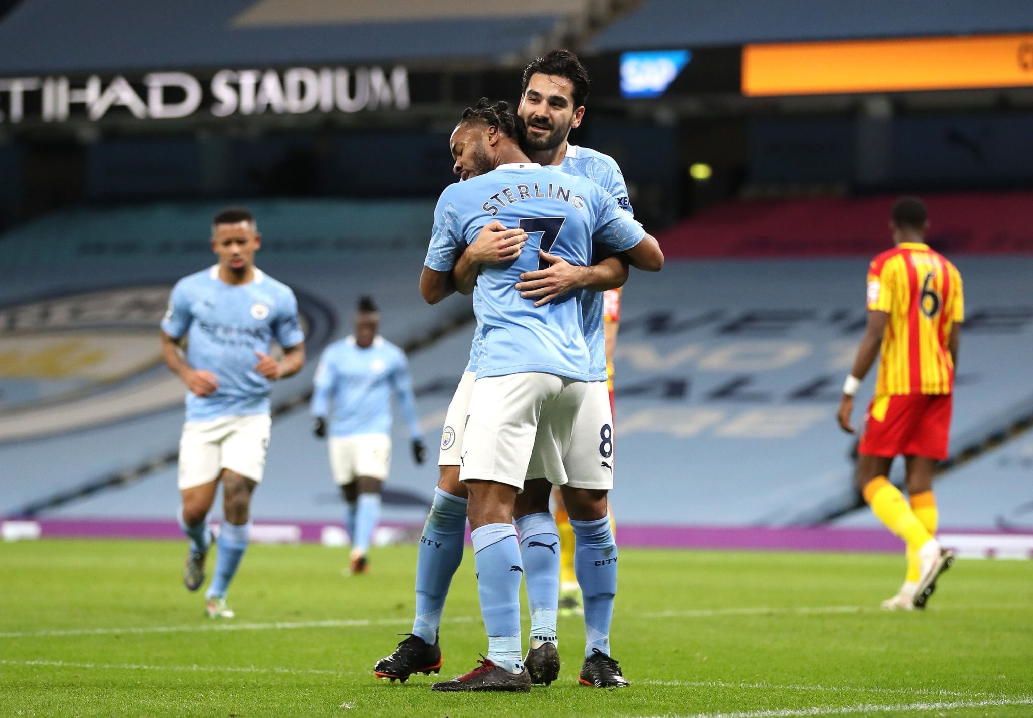 他们开始尝 他们开始尝