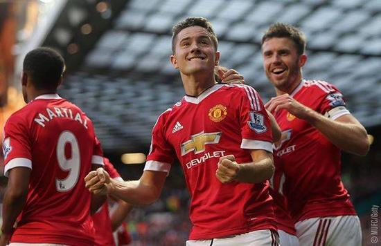 对球迷都有 对球迷都有